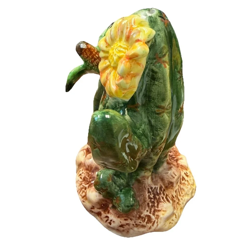 Vintage Cactus‎ Salt & Pepper Shakers Set Hummingbird Southwest Desert